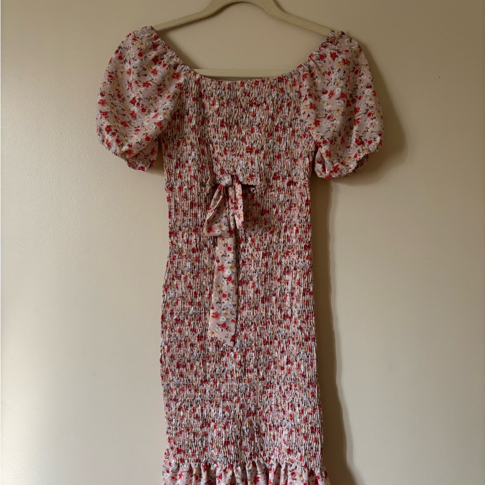 Chic Floral Smocked Midi Dress